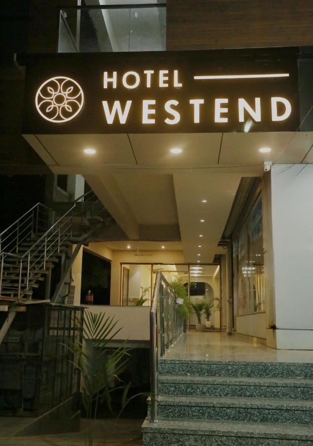 Hotel Westend Udaipur Exterior foto